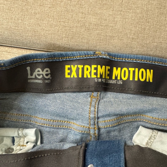 Lee Slim Straight Light Blue Jeans - Picture 4 of 6